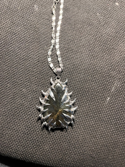 Big stone shell pendant