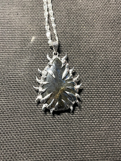 Big stone shell pendant